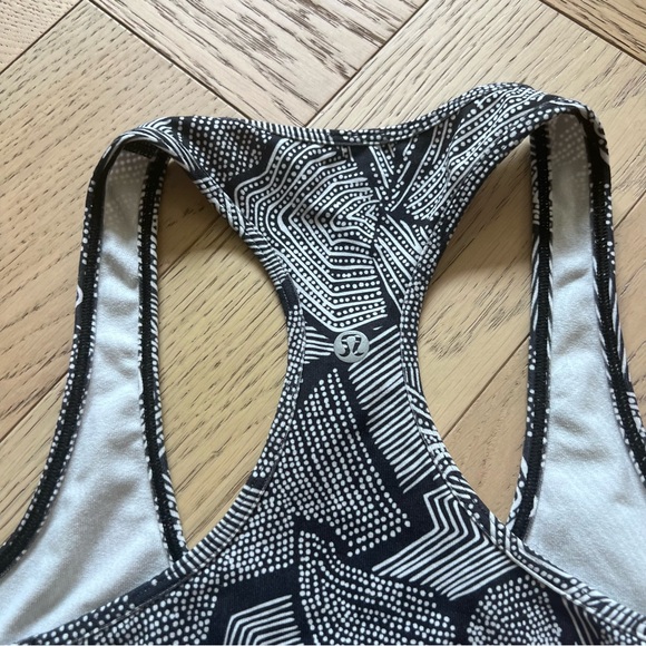 Lululemon Athletic Cropped Tanktop - Picture 3 of 6